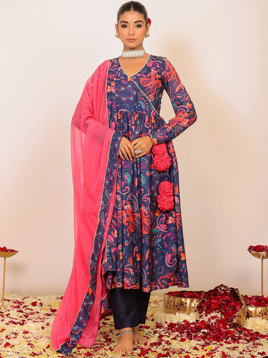 

KAORI BY SHREYA AGARWAL Floral Printed V-Neck Long Sleeves Linen Kurta Set, Blue