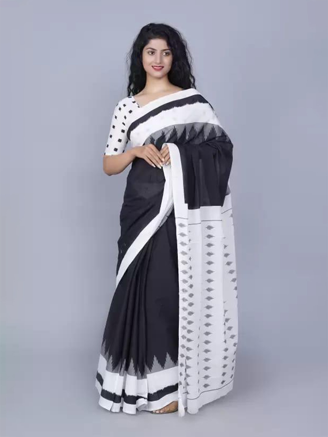 

JALTHER Ethnic Motifs Block Print Saree, Black