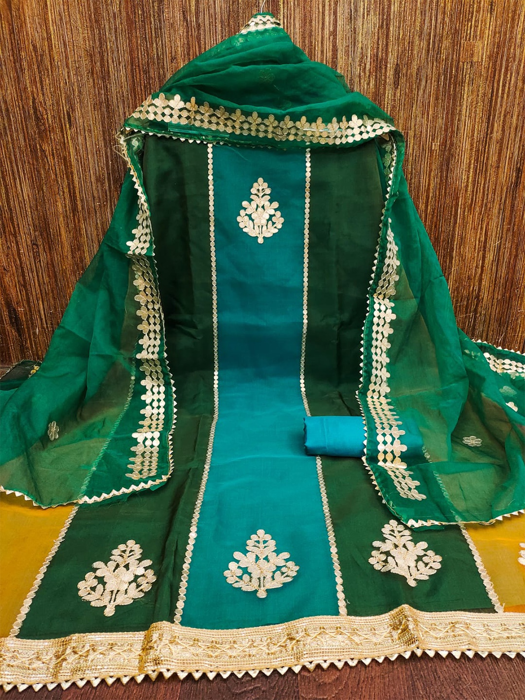 

ZEEPKART Ethnic Motifs Embroidered Organza Unstitched Dress Material, Green
