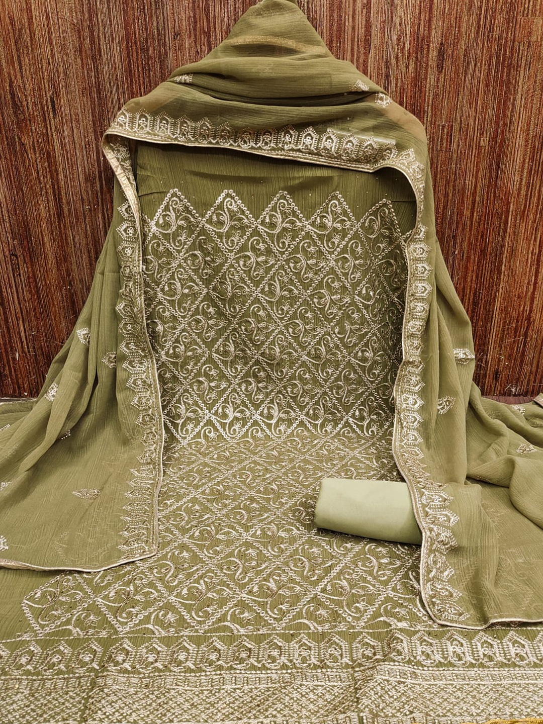 

ZEEPKART Ethnic Motifs Embroidered Unstitched Dress Material, Green