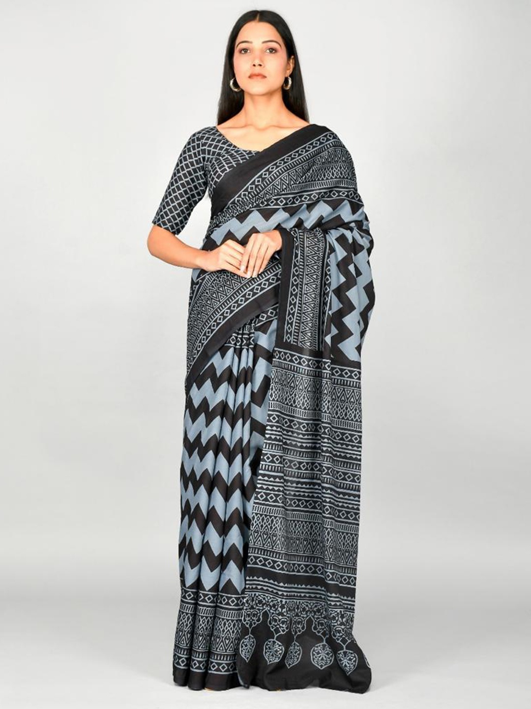 

JALTHER Pure Cotton Block Print Saree, Black