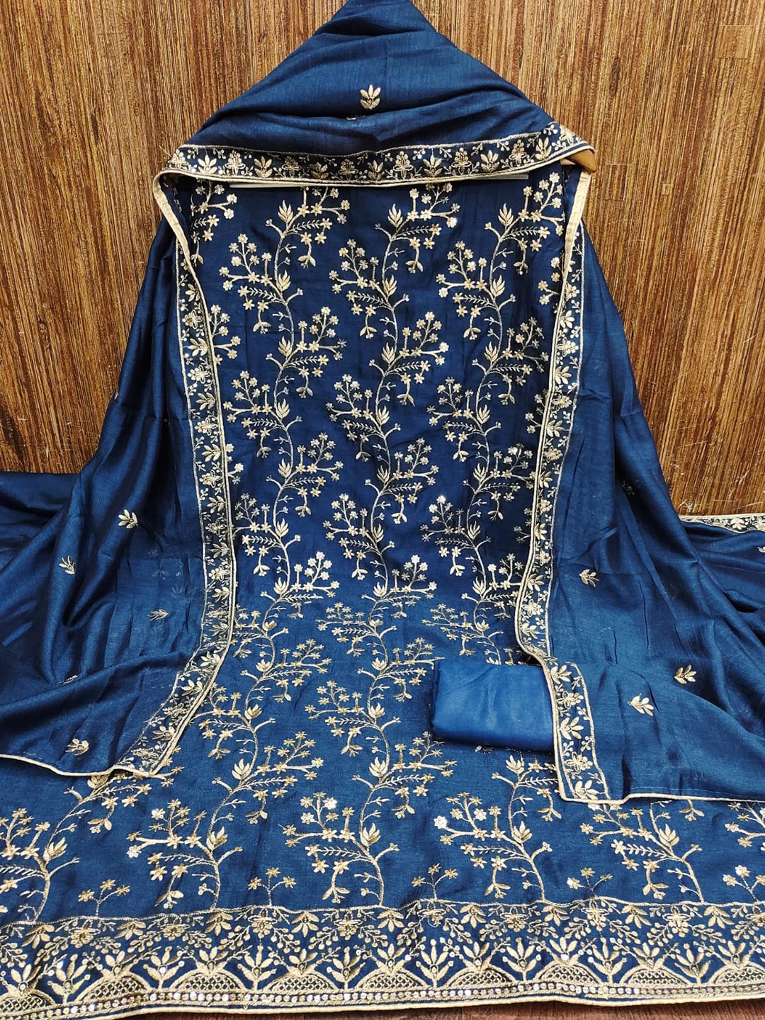 

ZEEPKART Floral Embroidered Unstitched Dress Material, Blue
