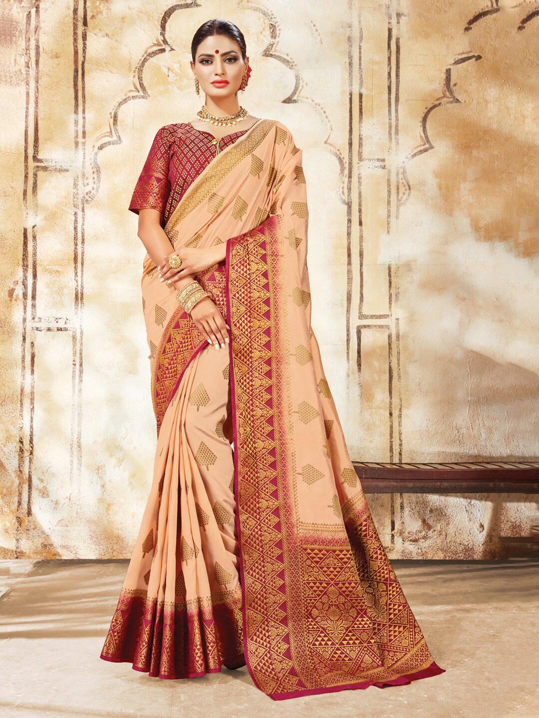 

Ishin Ethnic Motifs Woven Design Zari Saree, Beige