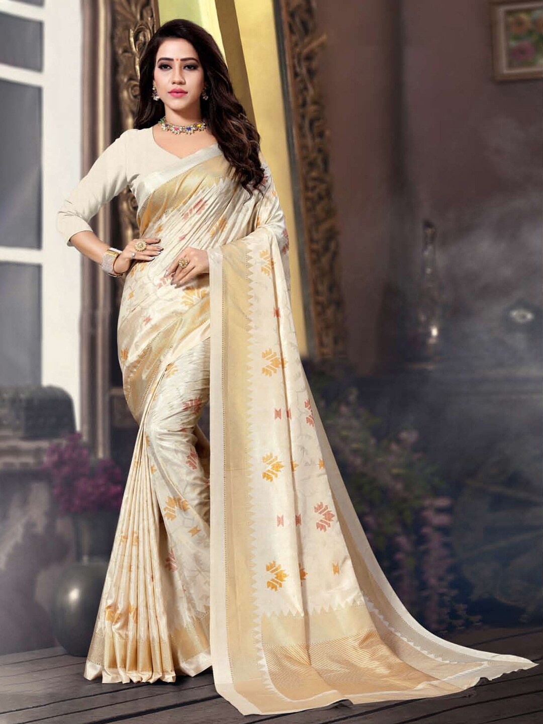 

Ishin Ethnic Motif Woven Design Zari Saree, Off white
