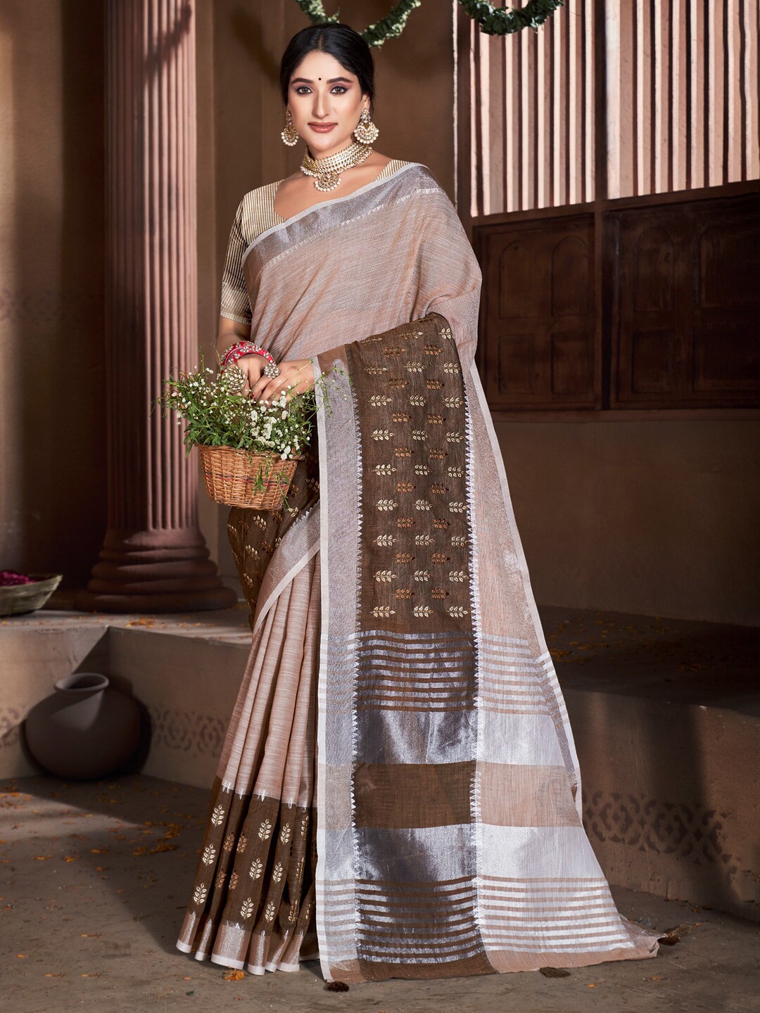 

Ishin Floral Woven Design Zari Saree, Brown