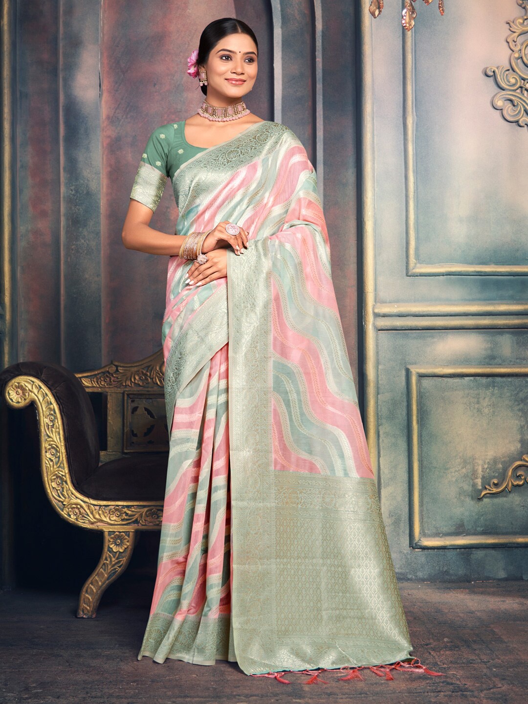 

Ishin Leheriya Woven Design Zari Saree, Grey