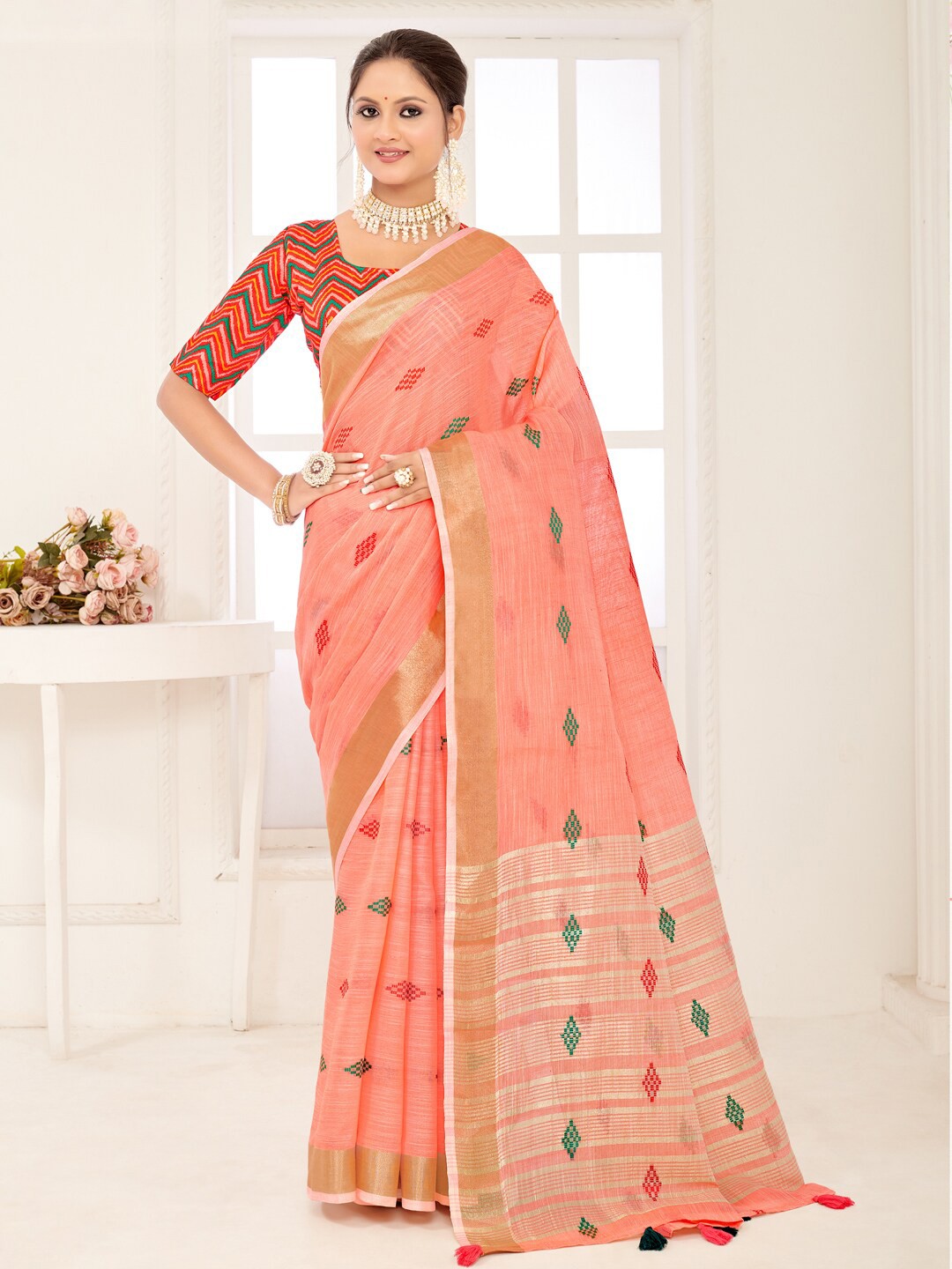 

Ishin Geometric Woven Design Zari Saree, Peach