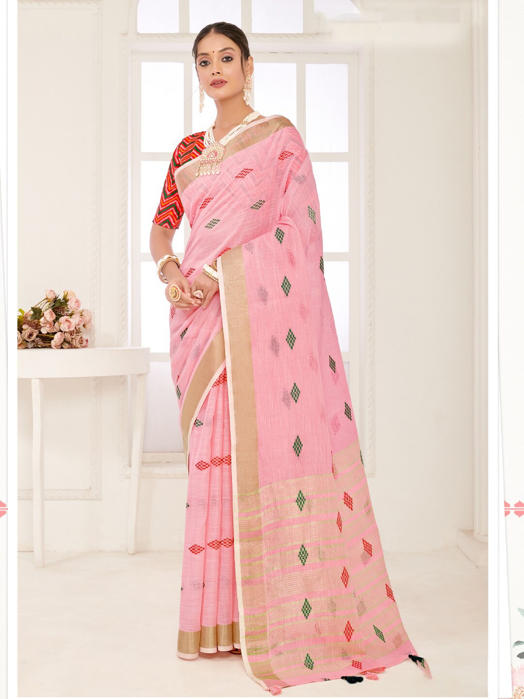 

Ishin Geometric Woven Design Zari Saree, Pink