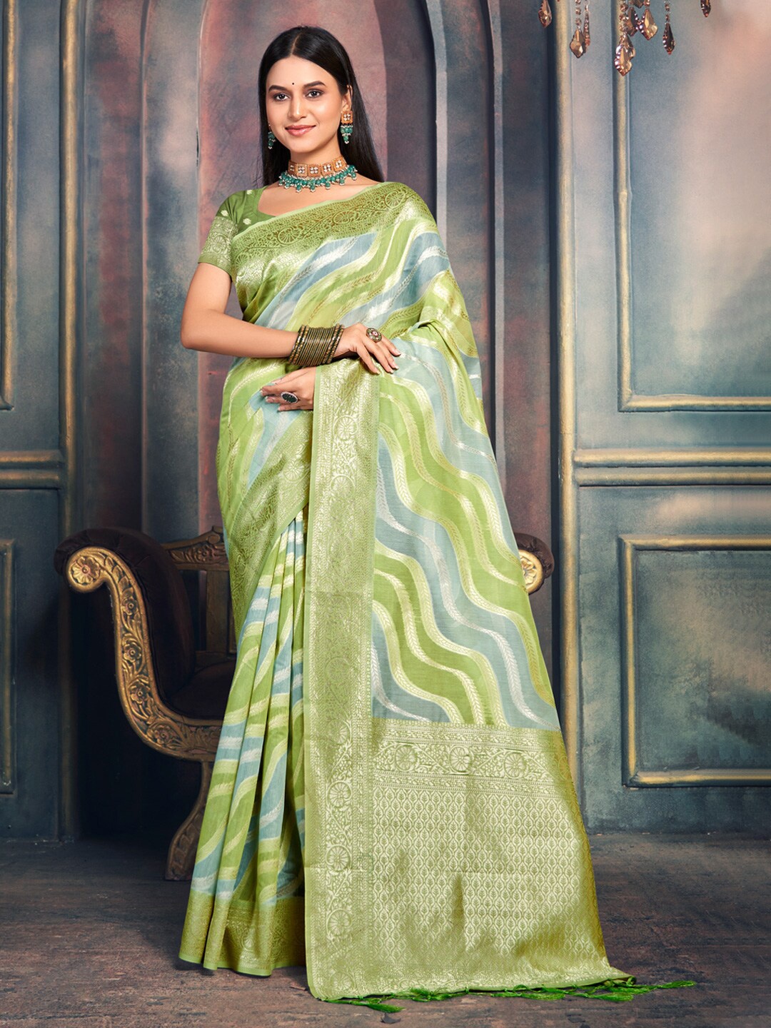 

Ishin Leheriya Woven Design Zari Saree, Green