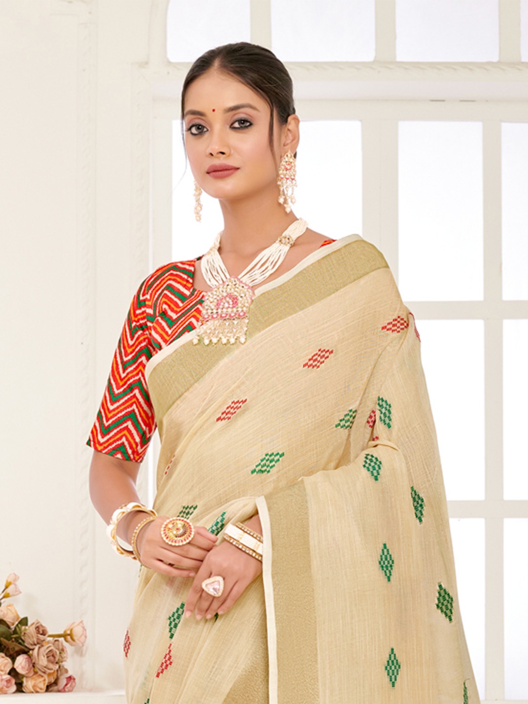 

Ishin Geometric Woven Design Zari Saree, Cream