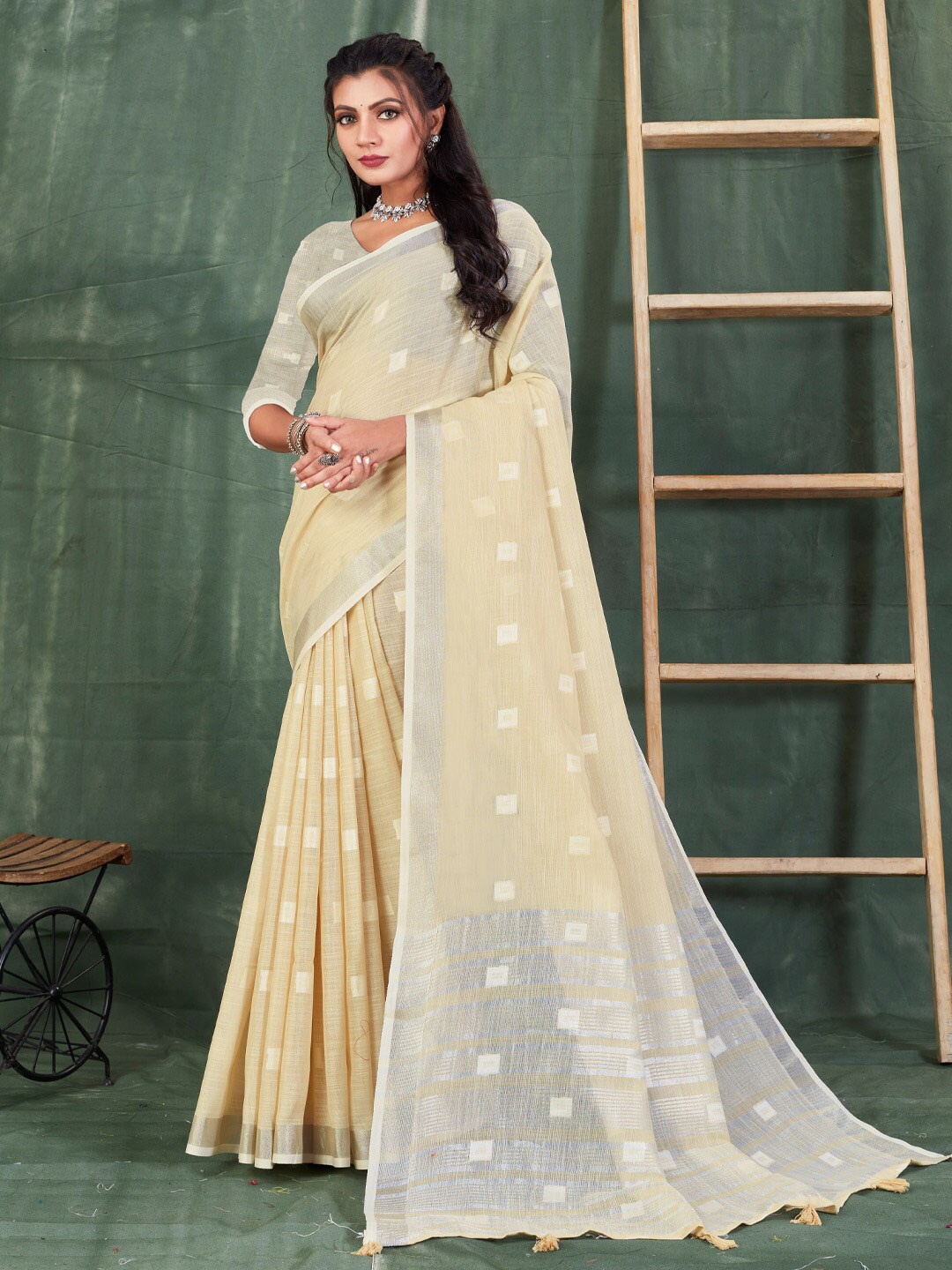 

Ishin Geometric Woven Design Zari Saree, Cream