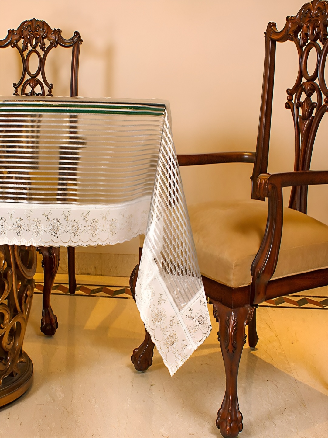 

Freelance Silver Toned & White Striped 6 Seater Lace Waterproof Table Cover