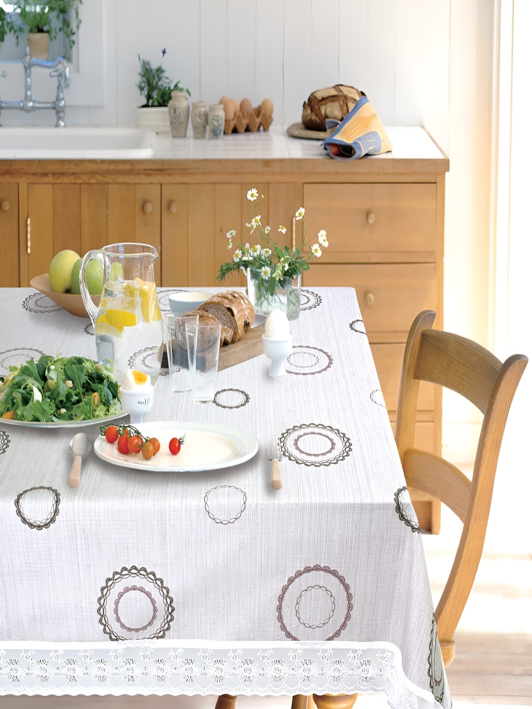 

Freelance Brown & White Geometric 6 Seater Lace Waterproof Table Cover