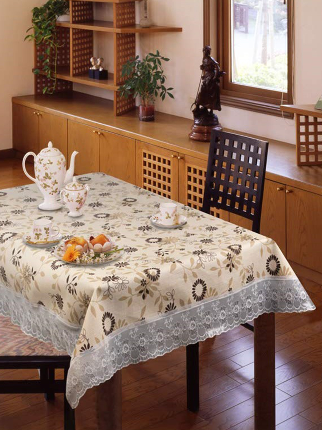 

Freelance Brown & White Waterproof 8 Seater Table Cover