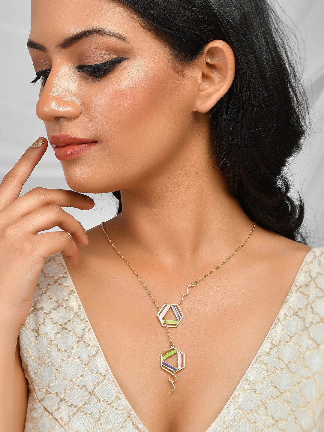 

Voylla Gold-Plated Stone Studded Chain