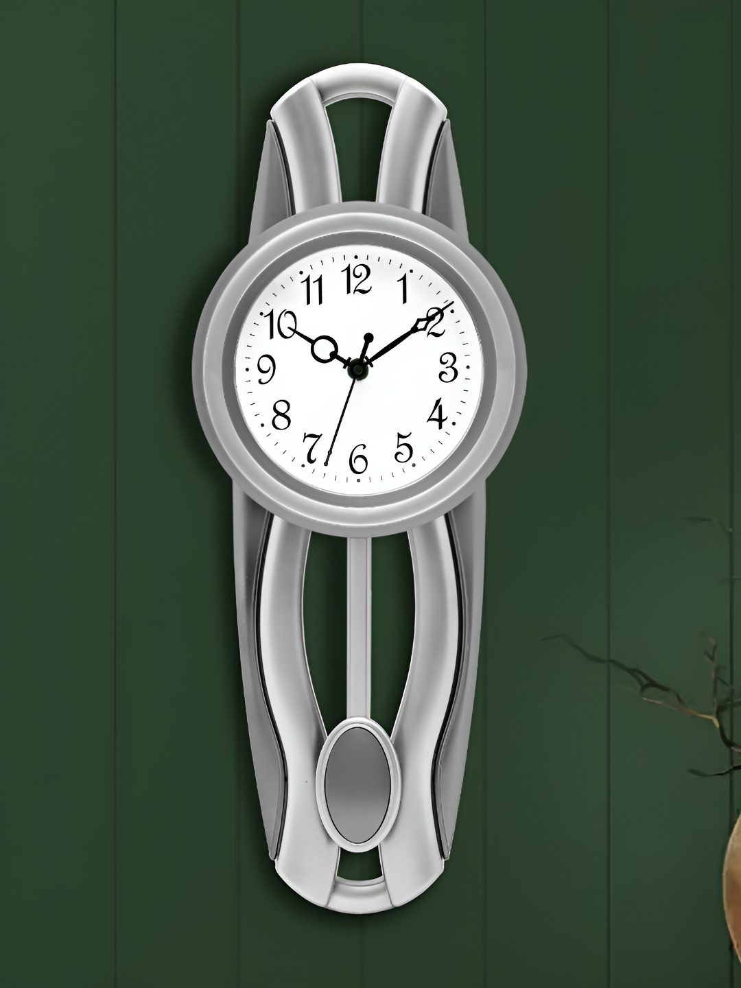 

Attractionz Grey & White Round Analogue Contemporary Wall Clock