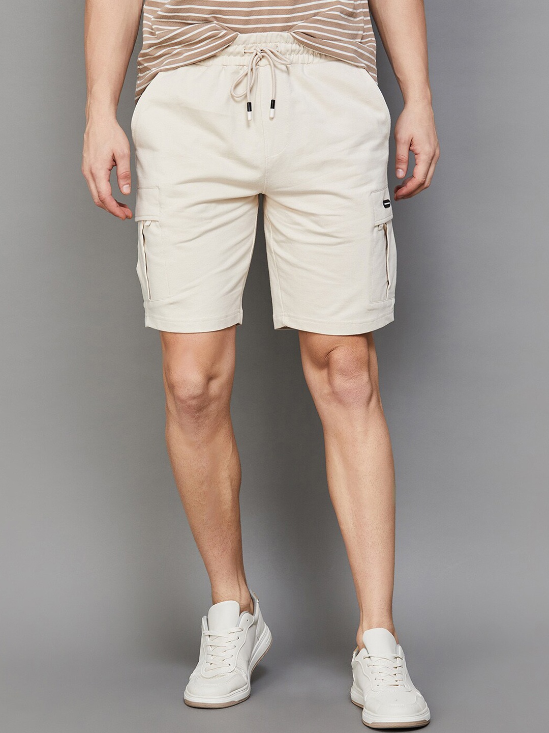 

SmileyWorld Men Mid Rise Cotton Cargo Shorts, Beige