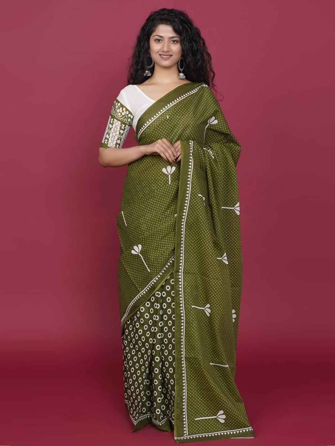 

KIAARON Floral Printed Cotton Linen Block Print Saree, Green