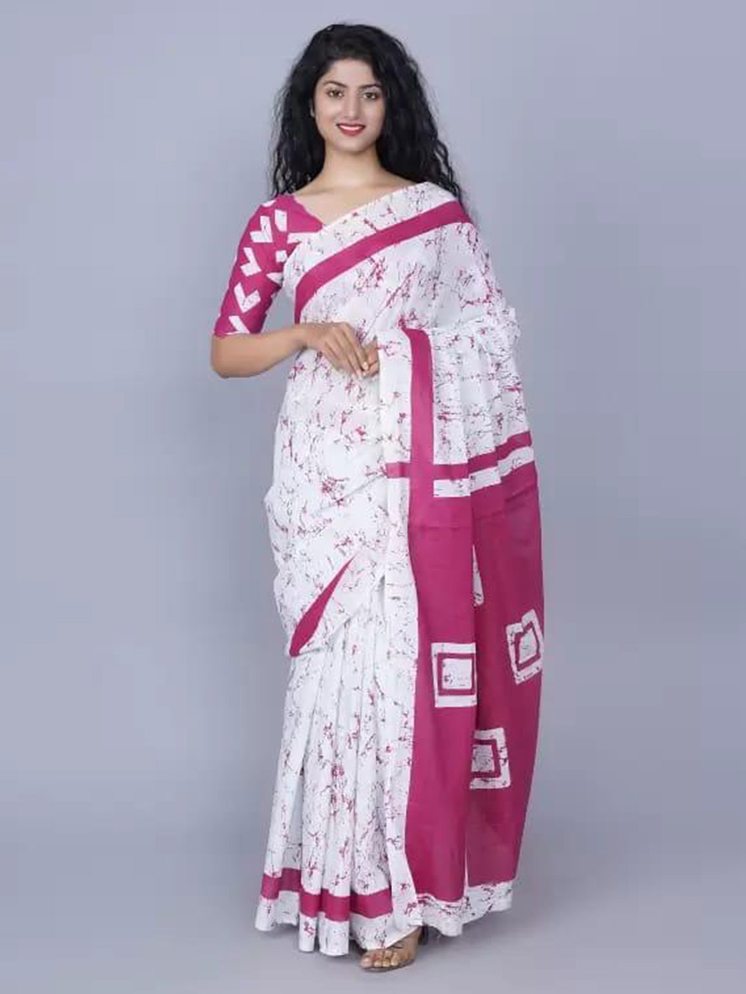 

KIAARON Abstract Printed Pure Cotton Block Print Saree, White