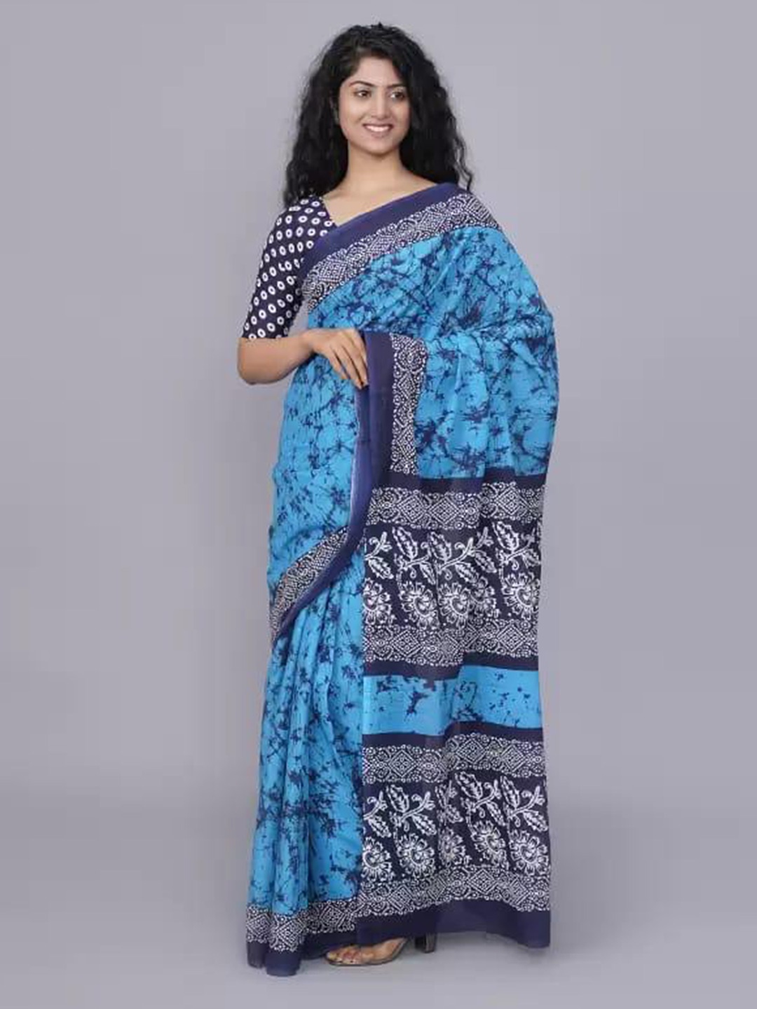 

KIAARON Tie and Dye Cotton Linen Block Print Saree, Blue