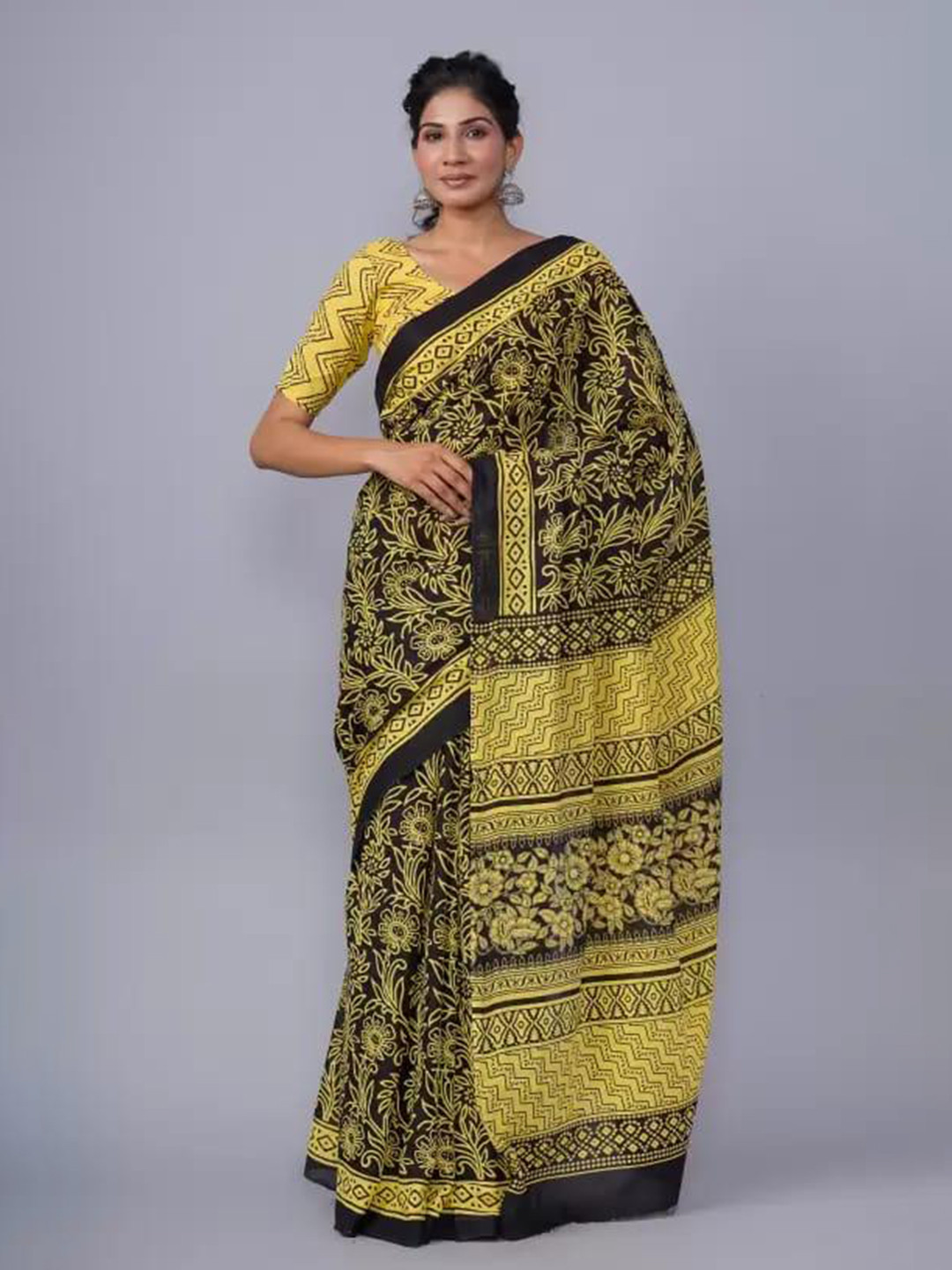 

KIAARON Ethnic Motifs Printed Pure Cotton Block Print Saree, Black