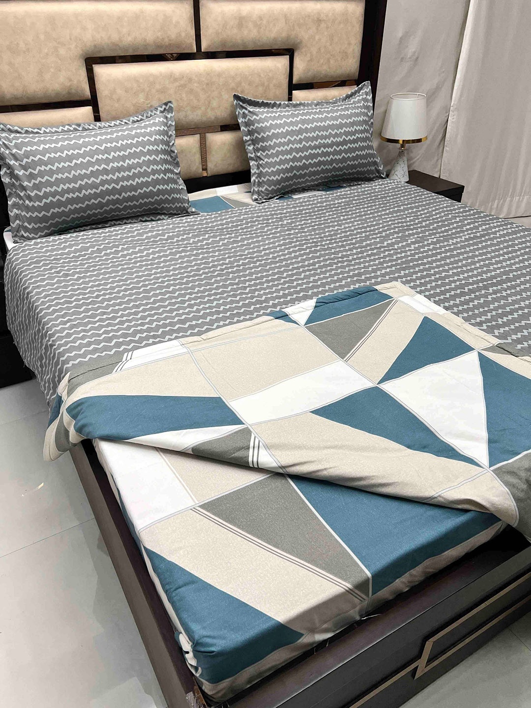 

Pure Decor Blue 4 Pieces Cotton King Comforter & Double Bedsheet With Pillow Covers