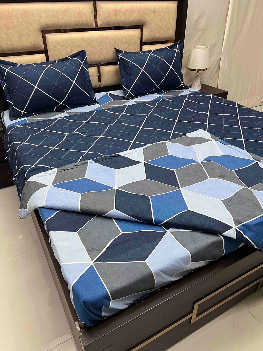 

Pure Decor Blue 4 Pieces Cotton King Comforter & Double Bedsheet With Pillow Covers