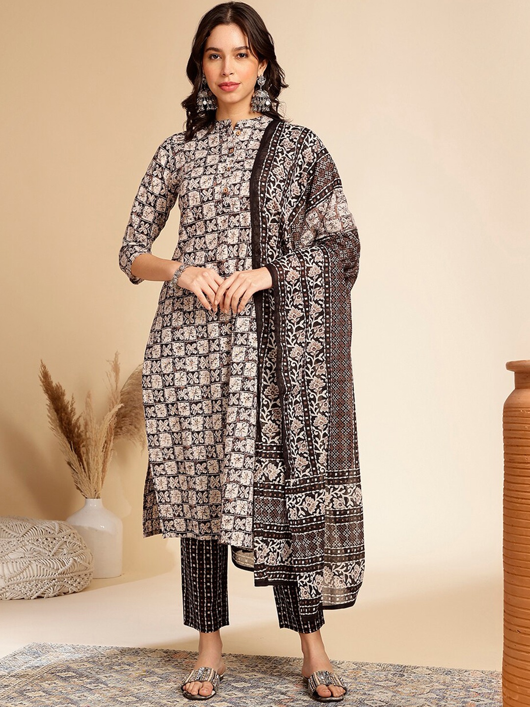 

Anouk Floral Printed Mandarin Collar Pure Cotton Kurta With Trousers & Dupatta, Black