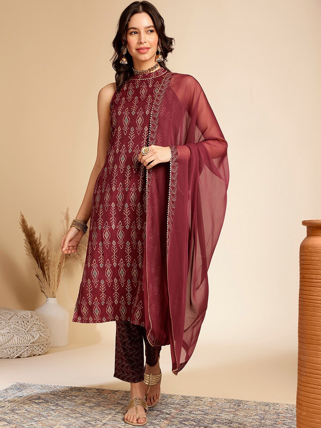 

Anouk Ethnic Motifs Printed Halter Neck Sleeveless Regular Kurta with Trousers & Dupatta, Magenta