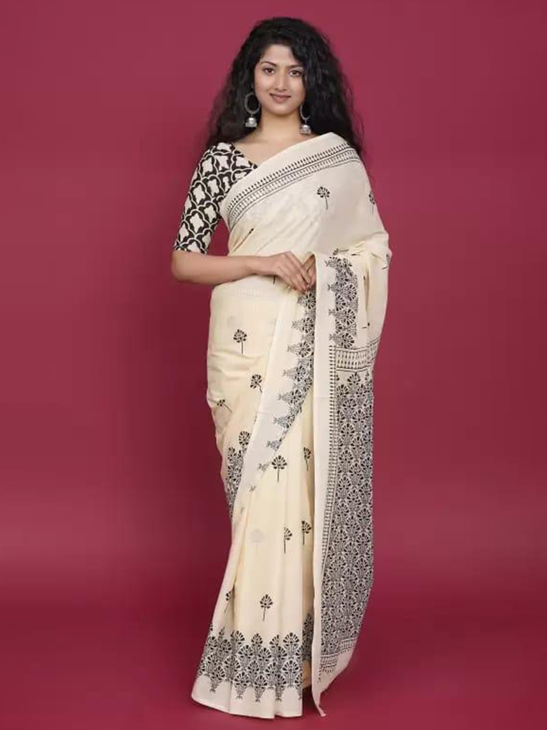 

KIAARON Ethnic Motifs Pure Cotton Block Print Saree, Cream