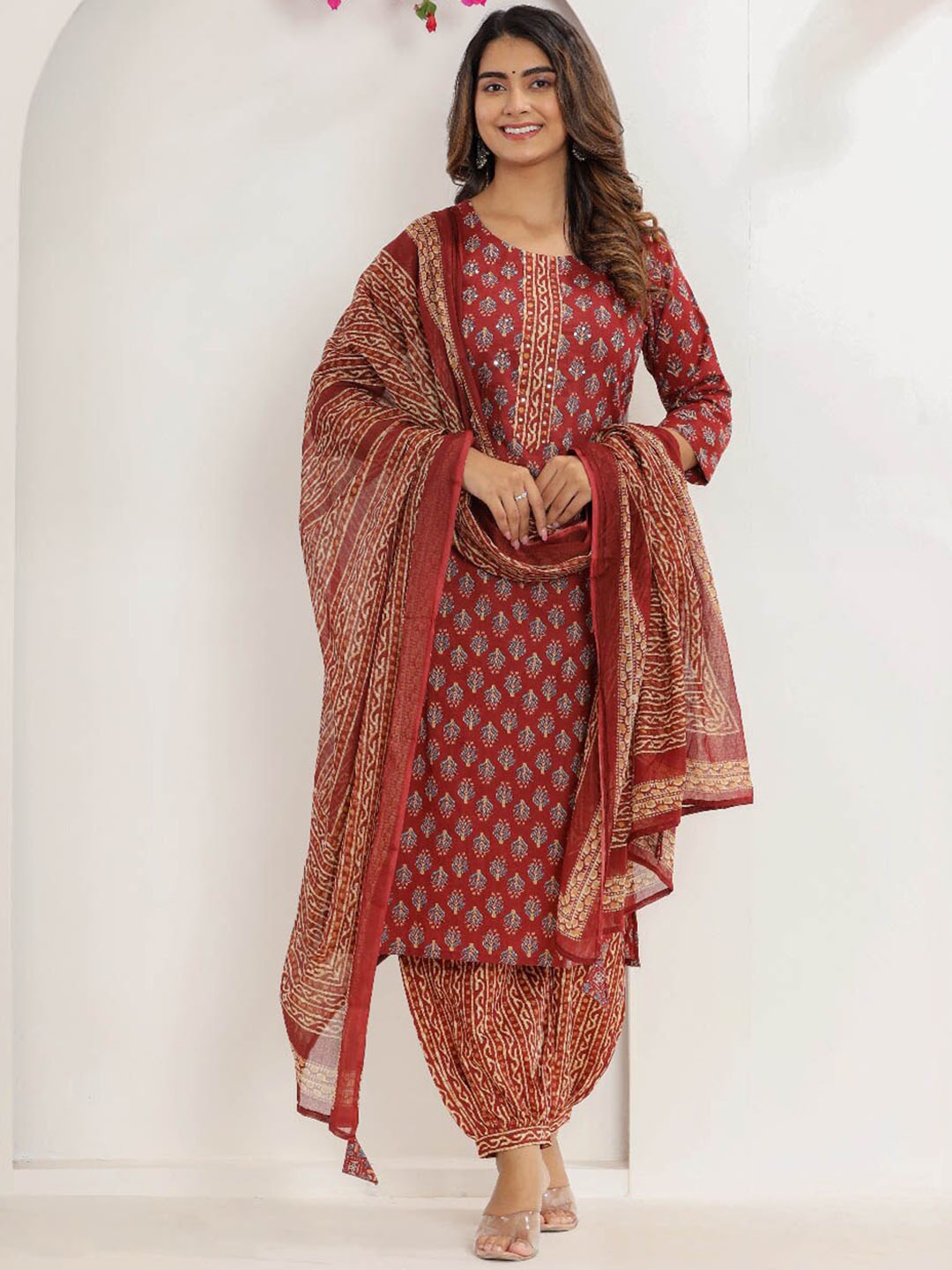 

Meena Bazaar Floral Printed Sequinned Straight Kurta with Patiala & Dupatta, Maroon