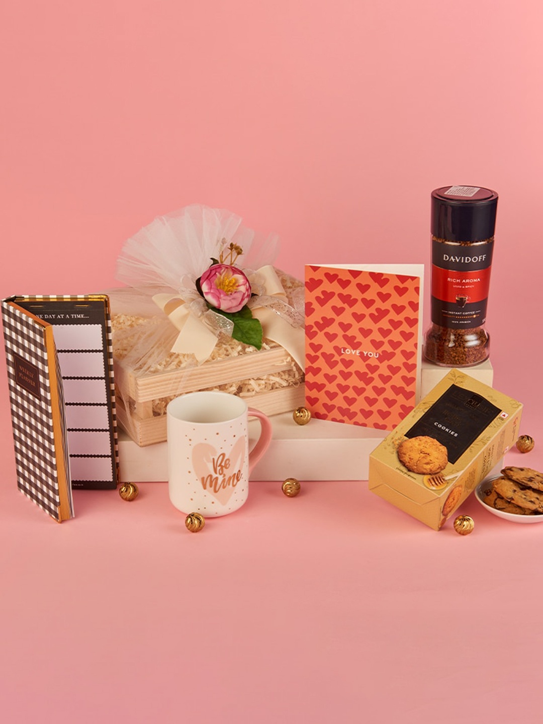 

The Gift Studio Coffee & Cuddles Hamper, Red