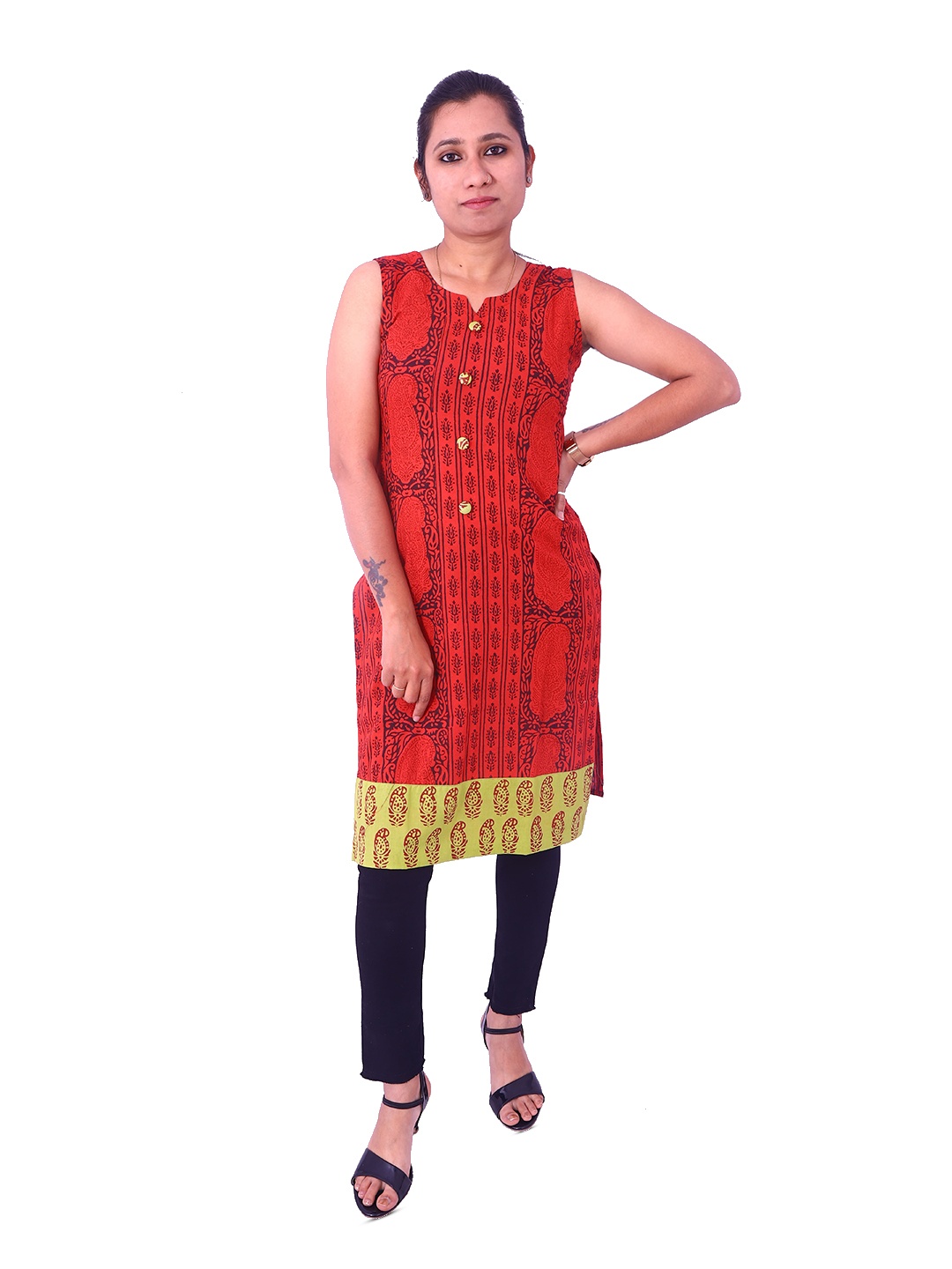 

WEAVERS SAGA Ethnic Motifs Printed Sleeveless Kurta, Red