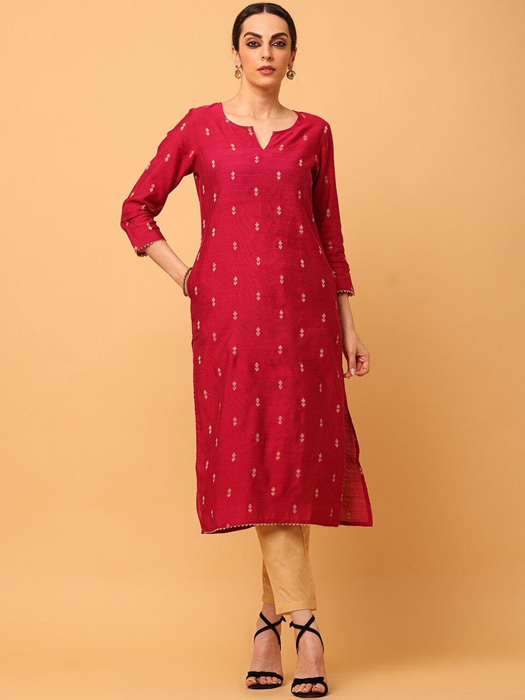 

aayusika Geometric Printed Notched Neck Straight Kurta, Red