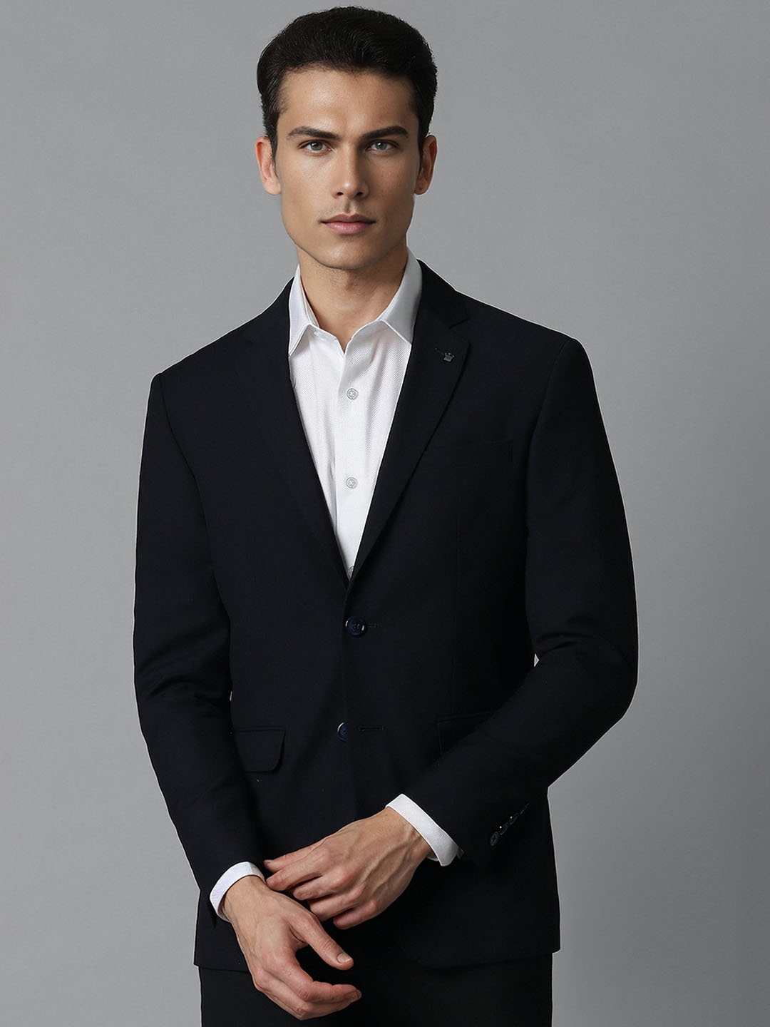 

Louis Philippe Notched Lapel Slim Fit Single-Breasted Formal Blazers, Navy blue