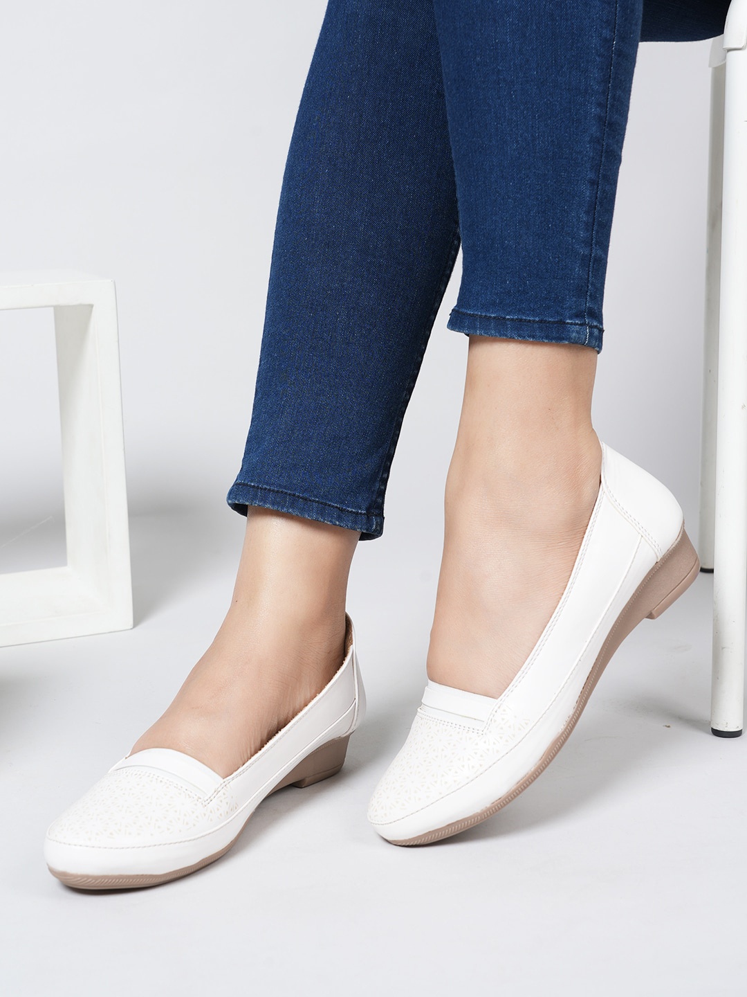 

Mast & Harbour White Round Toe Block Heeled Pumps