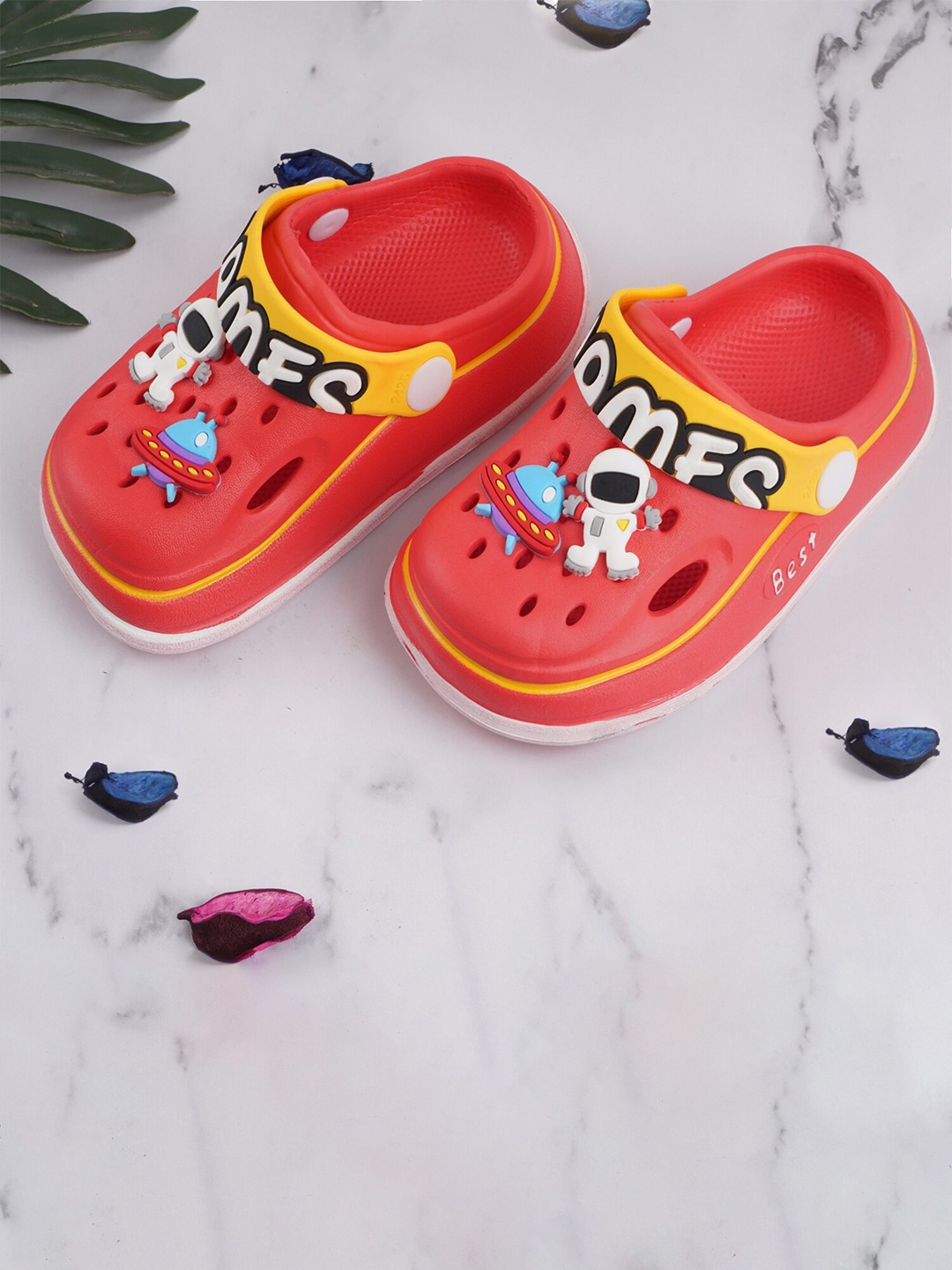 

BAESD Kids Printed Croslite Clogs, Red