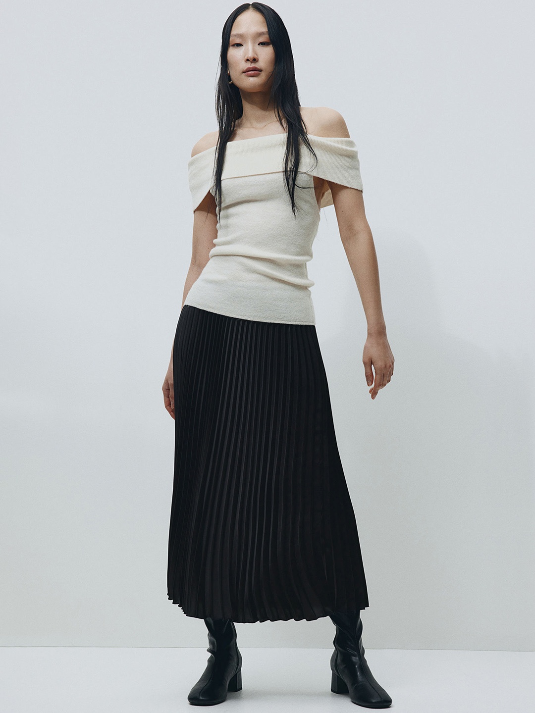 

H&M Pleated Midi Skirt, Black