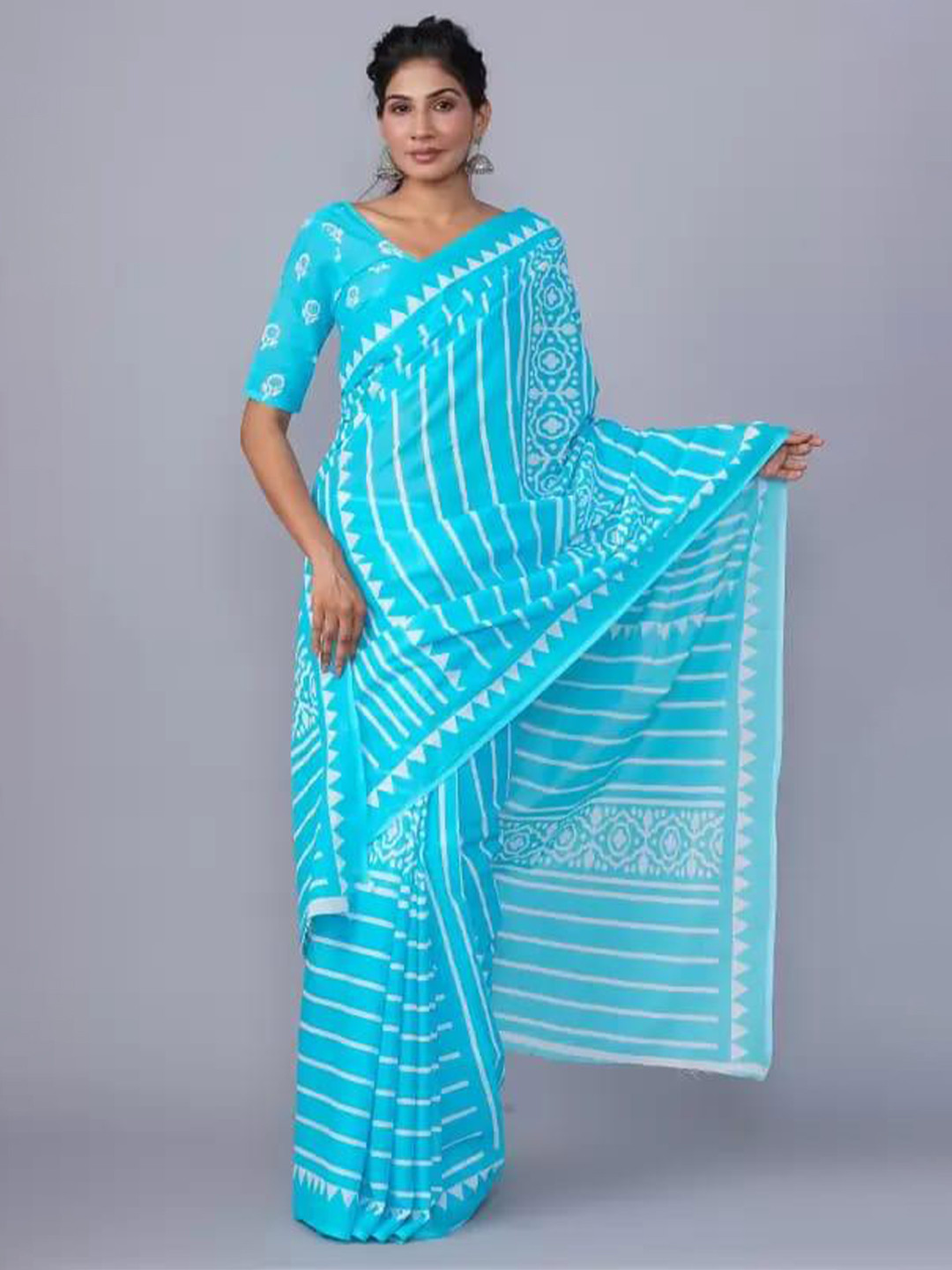 

TROPWEAR Striped Pure Cotton Block Print Saree, Blue