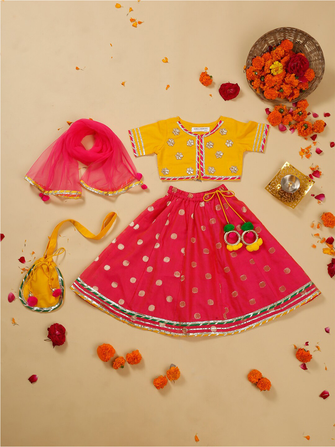 

SAKA DESIGNS Girls Embellished Ready to Wear Lehenga & Blouse With Dupatta & Potli Bag, Yellow