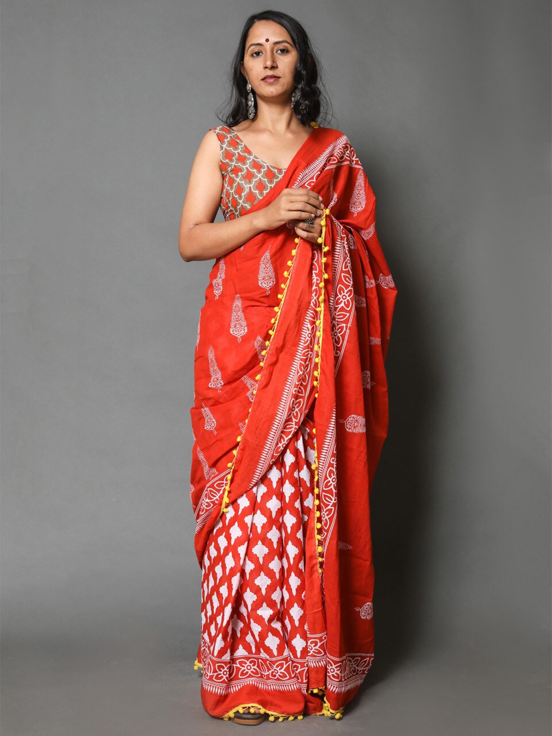 

Sanganeri Print Floral Pure Cotton Bandhani Saree, Red