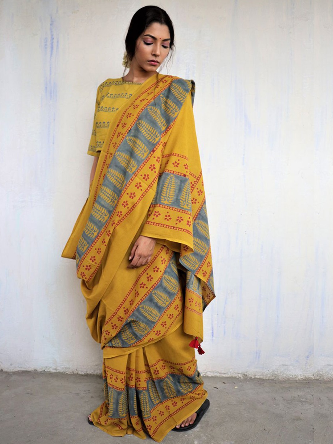 

Sanganeri Print Floral Pure Cotton Ikat Saree, Mustard