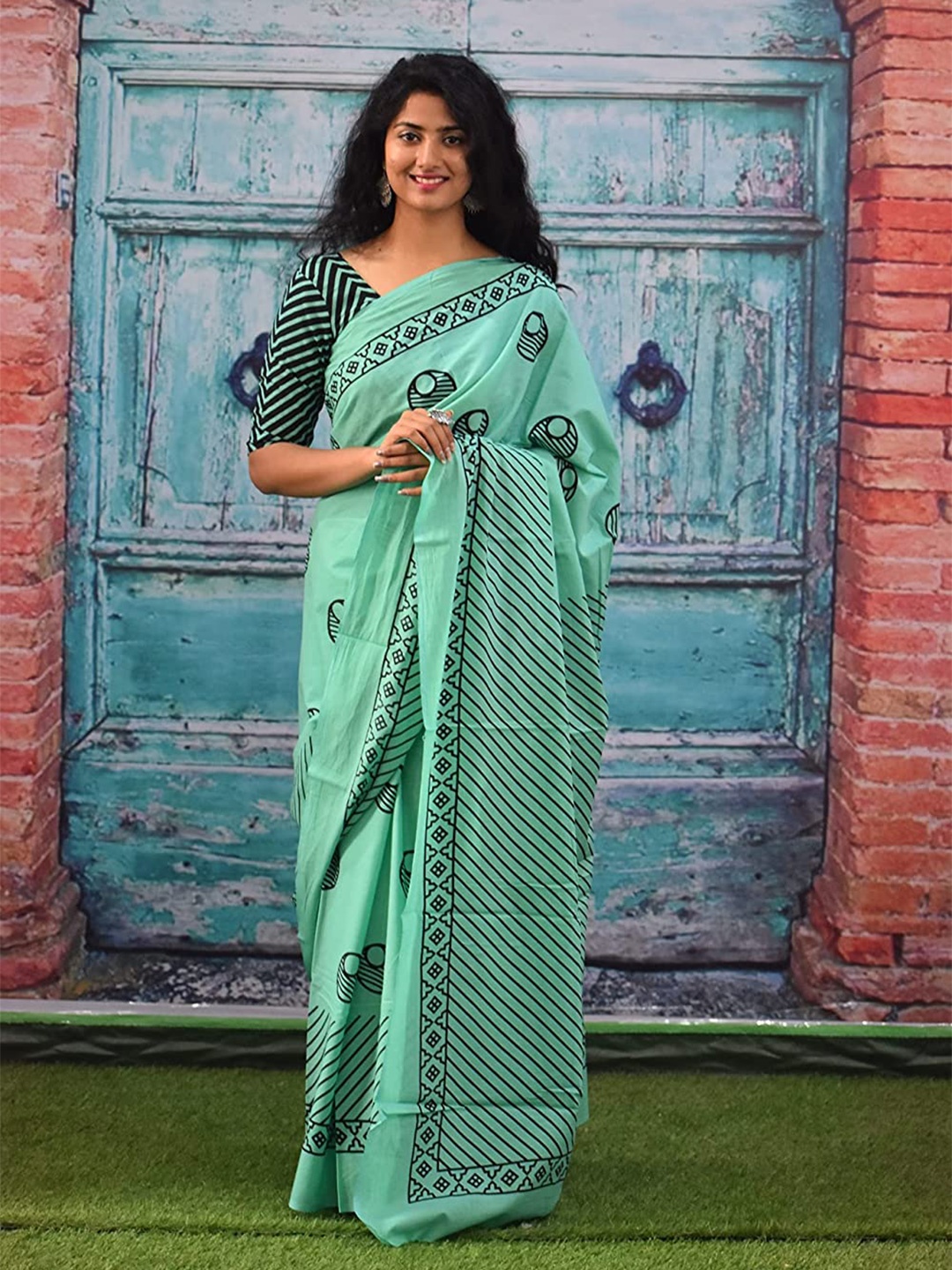 

Sanganeri Print Geometric Printed Pure Cotton Bagru Saree, Green