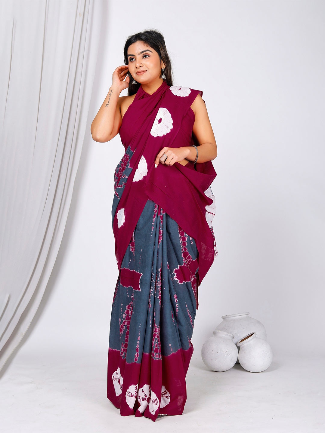 

Sanganeri Print Tie and Dye Pure Cotton Bagru Saree, Maroon