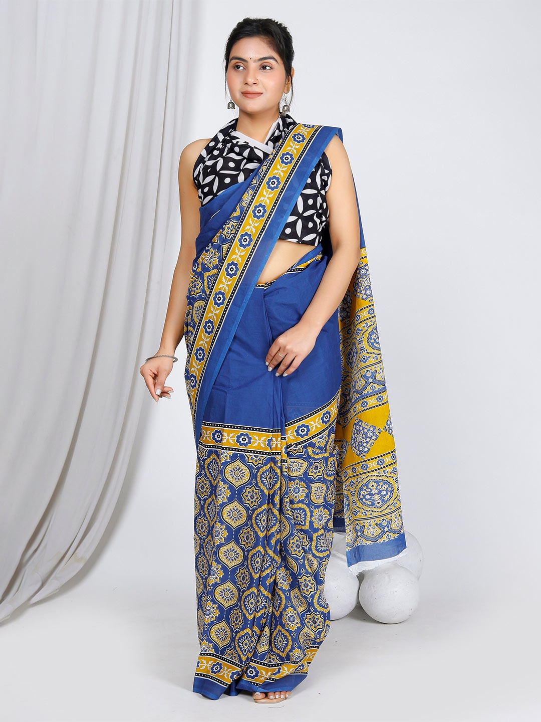 

Sanganeri Print Ethnic Motifs Printed Pure Cotton Block Print Saree, Blue