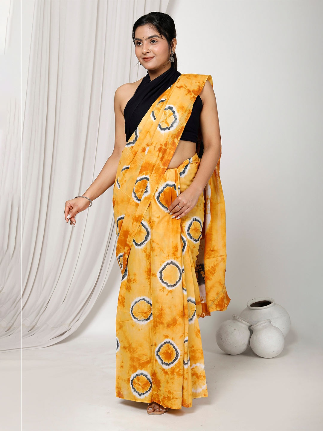 

Sanganeri Print Tie And Dye Pure Cotton Bagru Saree, Yellow