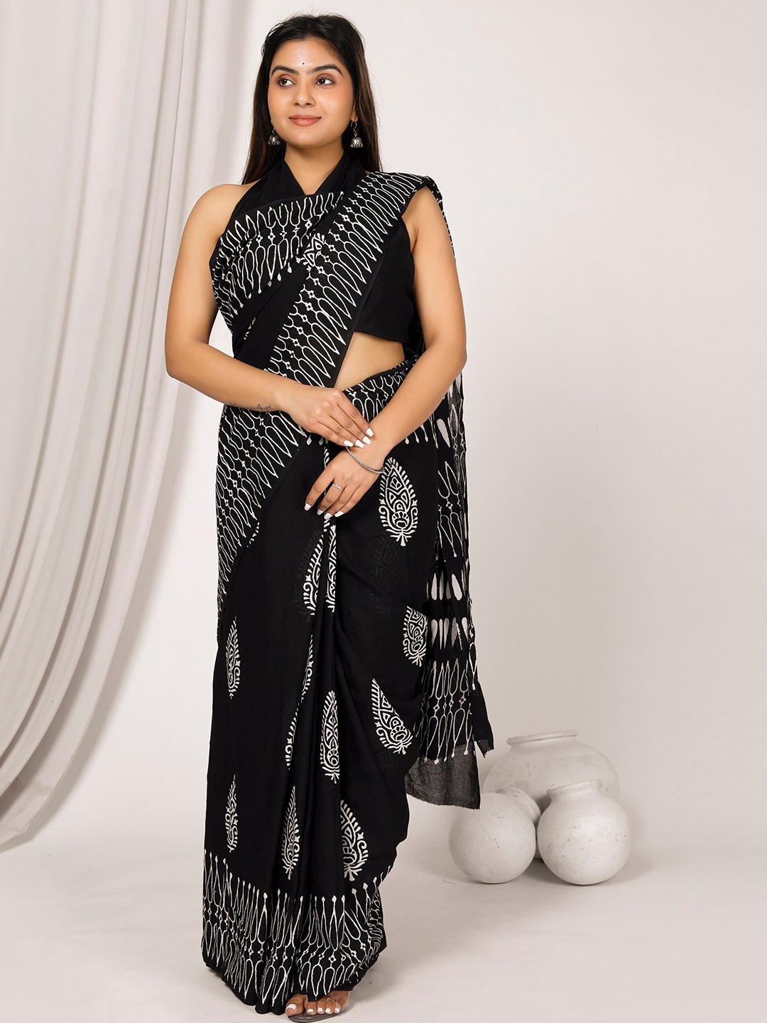 

JAIPURI BLOCK PRINT Pure Cotton Bagru Saree, Black