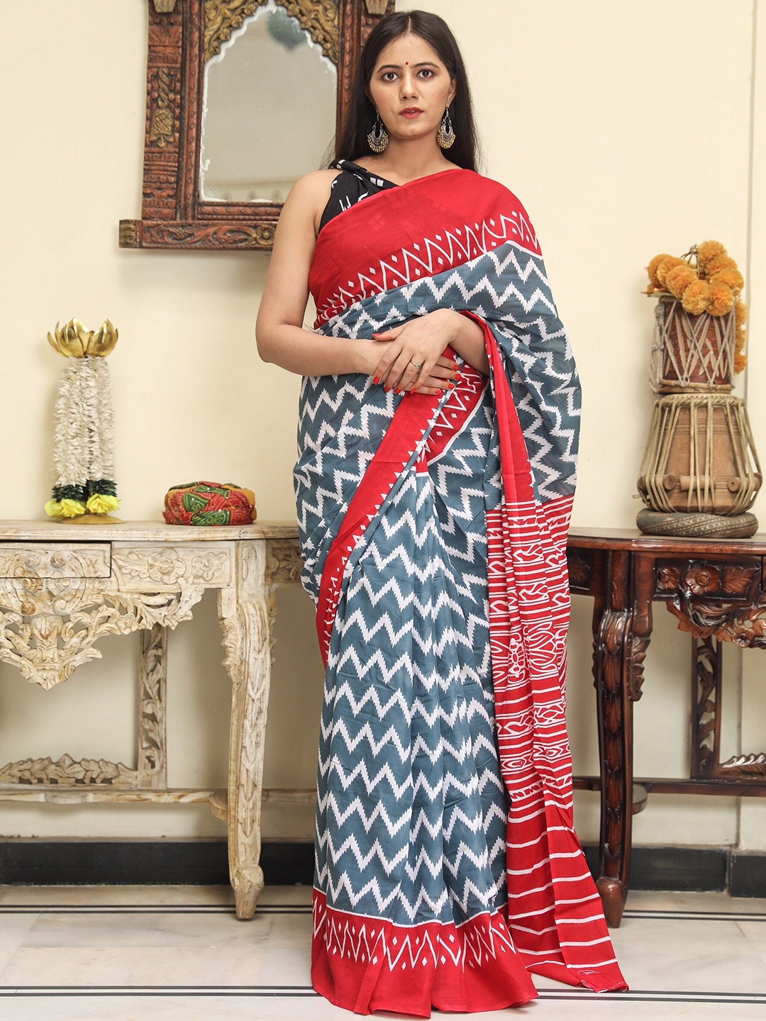 

JAIPURI BLOCK PRINT Chevron Printed Pure Cotton Bagru Saree, Grey