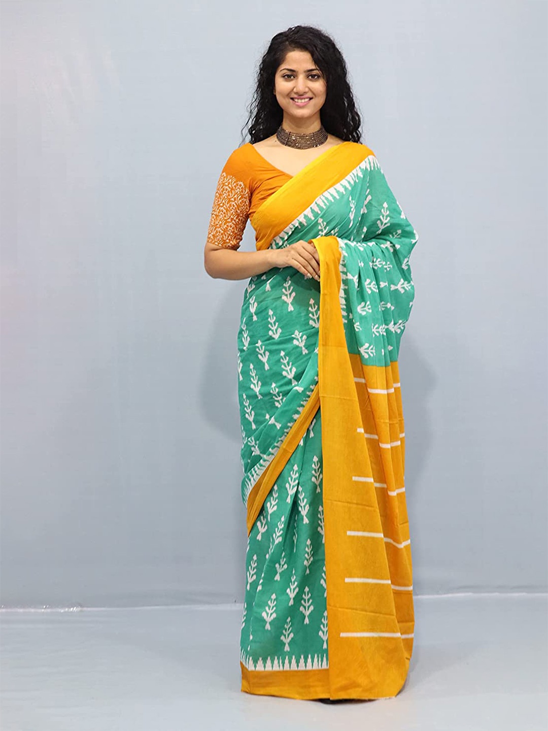 

JAIPURI BLOCK PRINT Ethnic Motifs Printed Pure Cotton Ikat Saree, Green