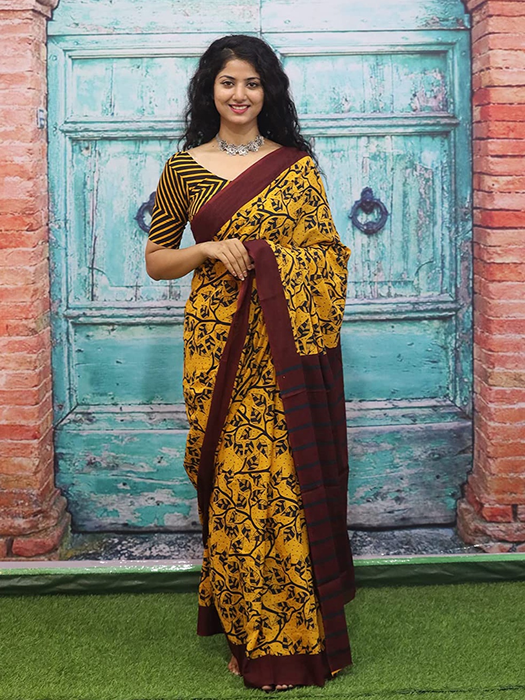 

JAIPURI BLOCK PRINT Floral Printed Pure Cotton Saree, Yellow